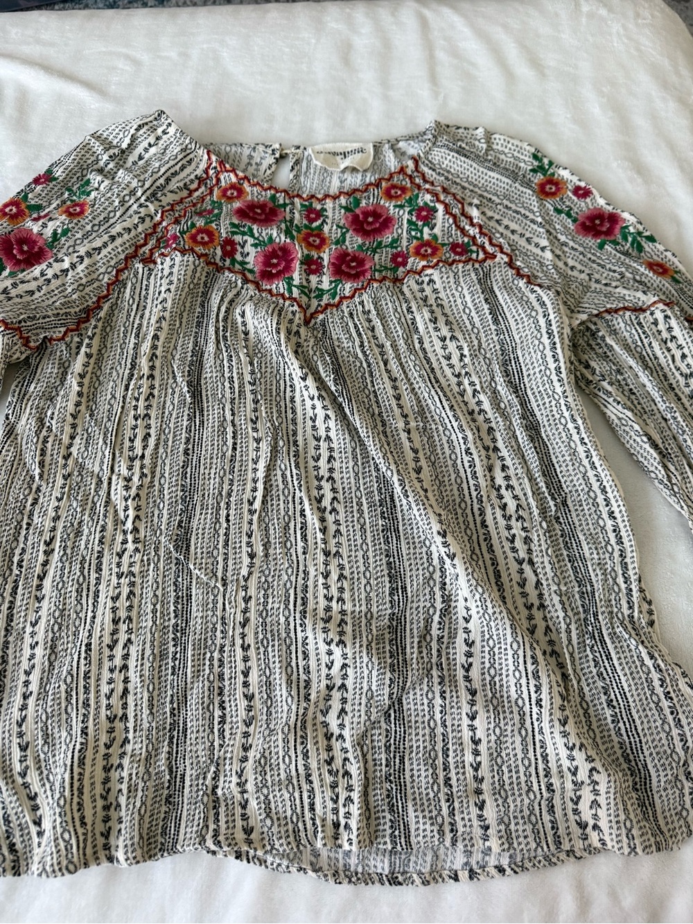 Savanna Jane Women’s Embroidered Top Size L D86